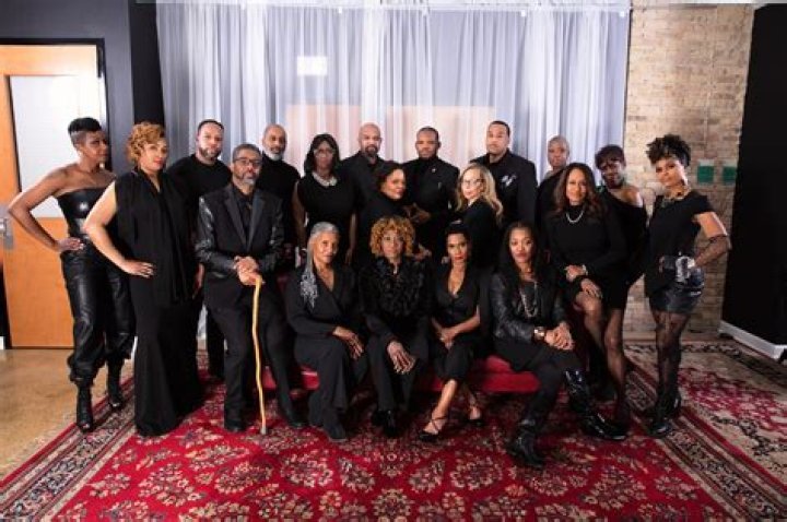 7 date ideas when neither of you can drive