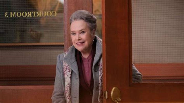 Award Winning Kathy Bates returns back to American Horror Story!