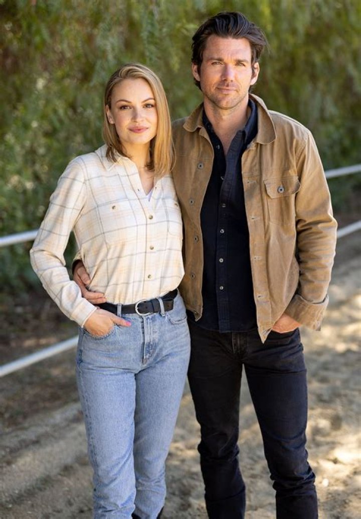 C. J. Wallace Age, Height, Wikipedia, Wife, Girlfriend, Net Worth