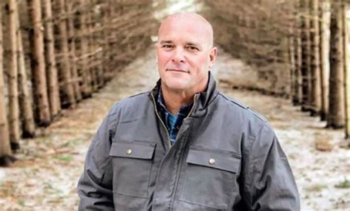 How Much Is Bryan Baeumler’s Net Worth? His Wife, Children, Facts