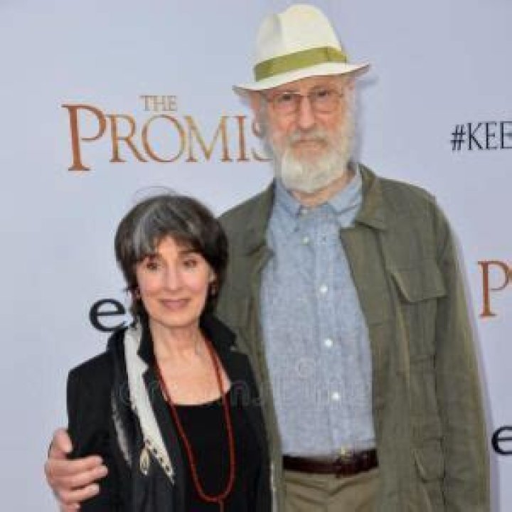 Is Anna Stuart Still Married To James Cromwell? Height, Net Worth & Facts