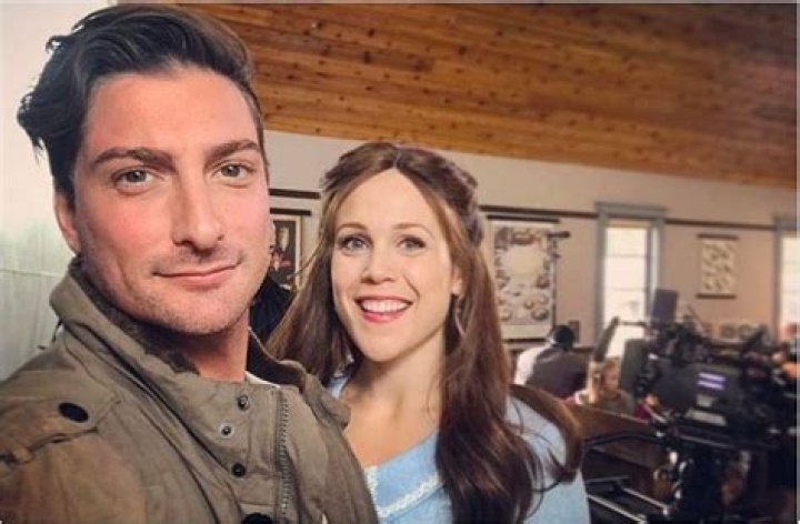 Is Daniel Lissing Engaged Or Married, Who Is Daniel Lissing Wife?