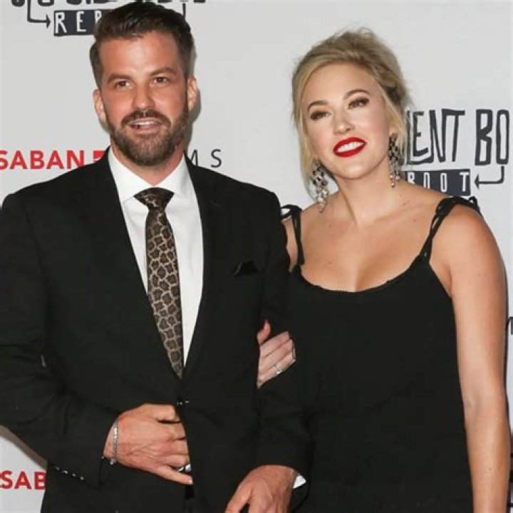 Johnny Bananas Net Worth, Wife, Height, Age, Girlfriend | Johnny Bananas Bio: $2 Million Wealth