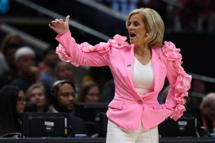 Kim Mulkey Net Worth Estimated $5 Million | Kim Mulkey Bio, Age, Husband, Height Success Story