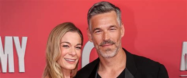 LeAnn Rimes, Eddie Cibrian So Broke They Can’t Afford Divorce: Plummeting Careers And No Passion Cause Tension At Home?