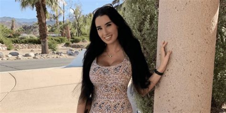 Paris Roxanne Biography, Age, 6 Things To Know About The Model