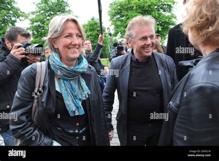 Qui Est La Femme De Maes Archives