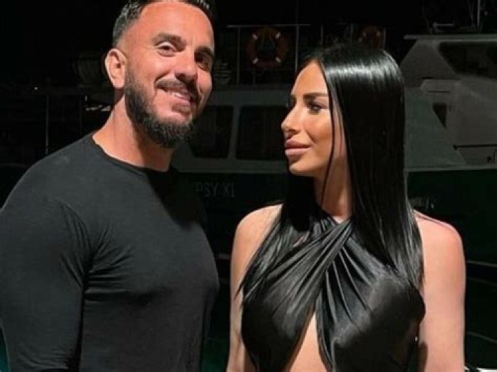 Qui Est Le Mari De Linda De Suza