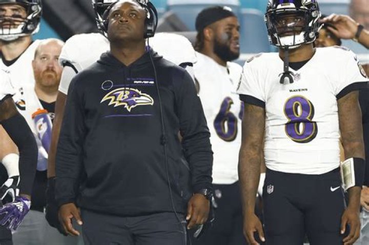 Raven Saunders Age, Height, Wikipedia, Instagram, Girlfriend, Net Worth